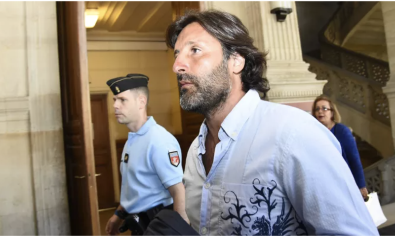 Arnaud Mimran lors de son arrivée au palais de justice de Paris, le 7 juillet 2016, dans le cadre du procès de l’arnaque à la taxe carbone. BERTRAND GUAY/AFP